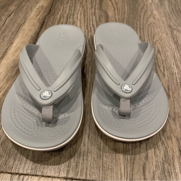 Crocs Grey Flip Flops Children’s J 2 Unisex water shoes sandals Summer - Picture 2 of 8